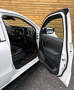 Used 2018 Mercedes-Benz X Class Pure White - Interior and Exterior details 12