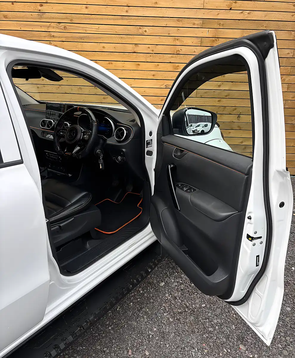 Used 2018 Mercedes-Benz X Class Pure White - Interior and Exterior details 12