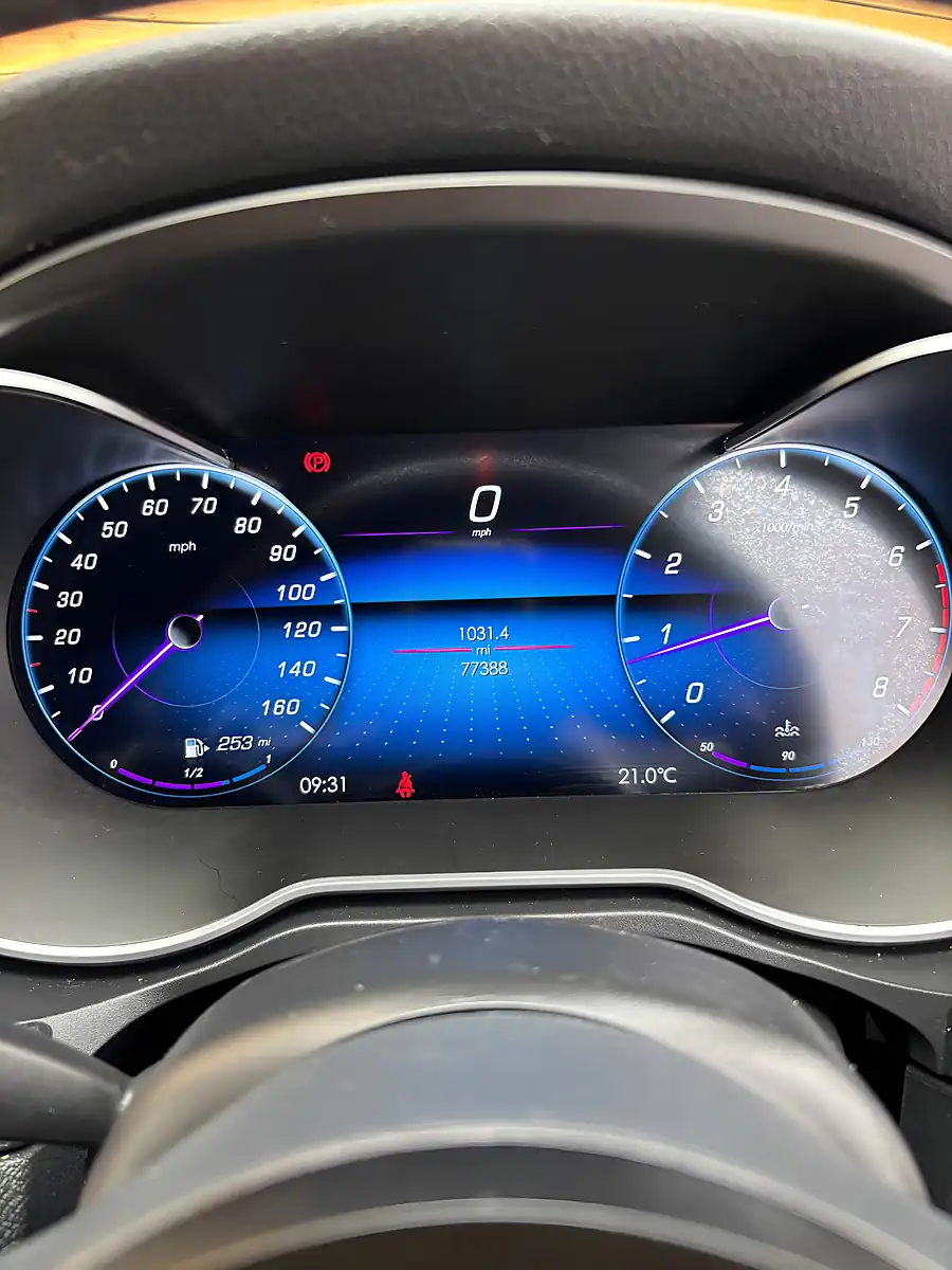 Used 2018 Mercedes-Benz X Class Pure White - Interior and Exterior details 15