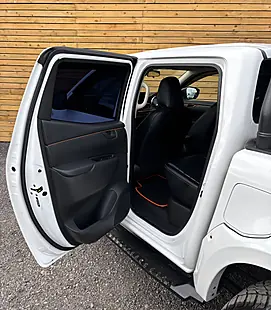 Used 2018 Mercedes-Benz X Class Pure White - Interior and Exterior details 16