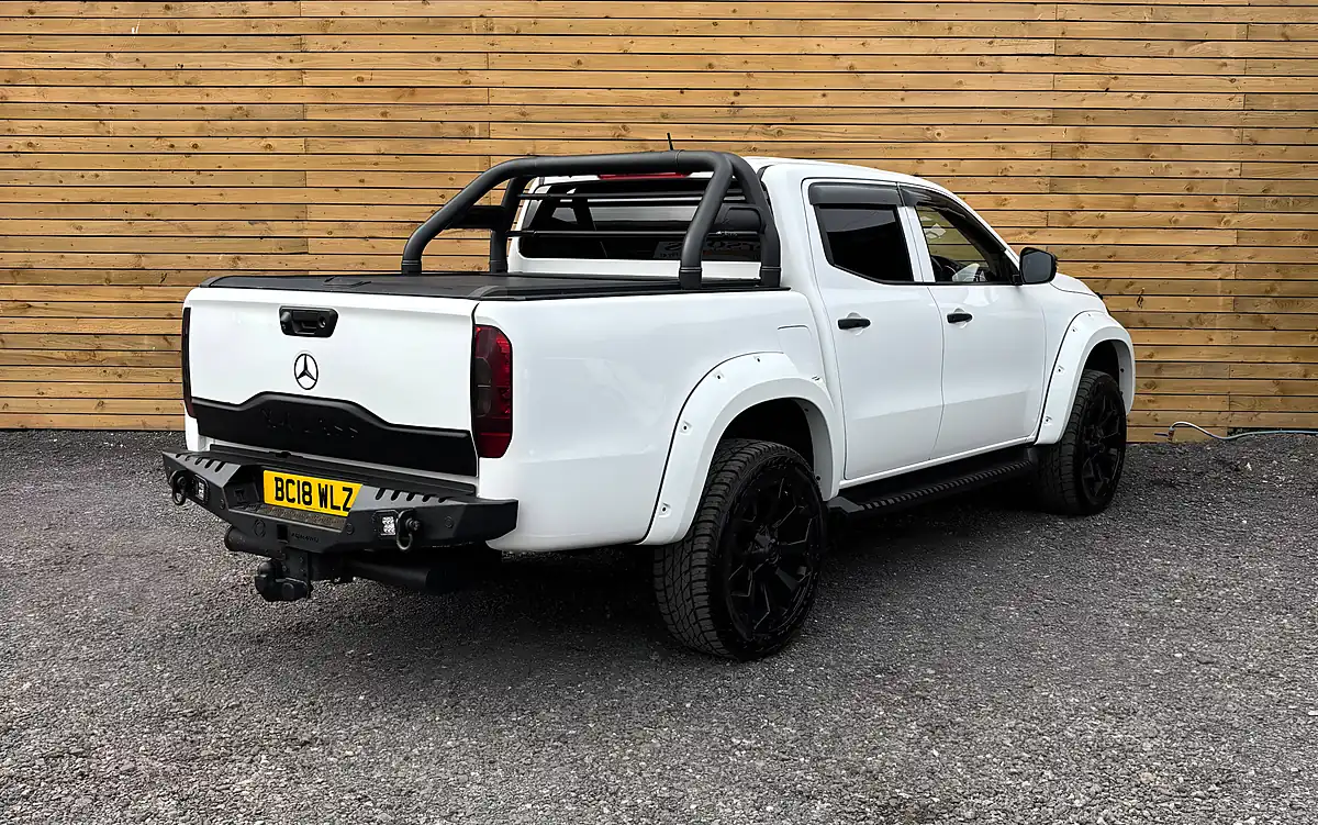 Used 2018 Mercedes-Benz X Class Pure White - Interior and Exterior details 7