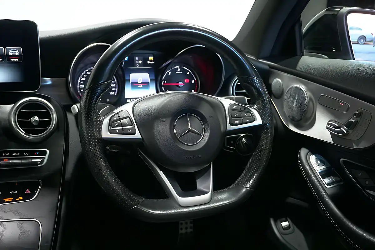 Used 2018 Mercedes C-Class AMG Line (premium Plus) Polar White - Interior and Exterior details 17