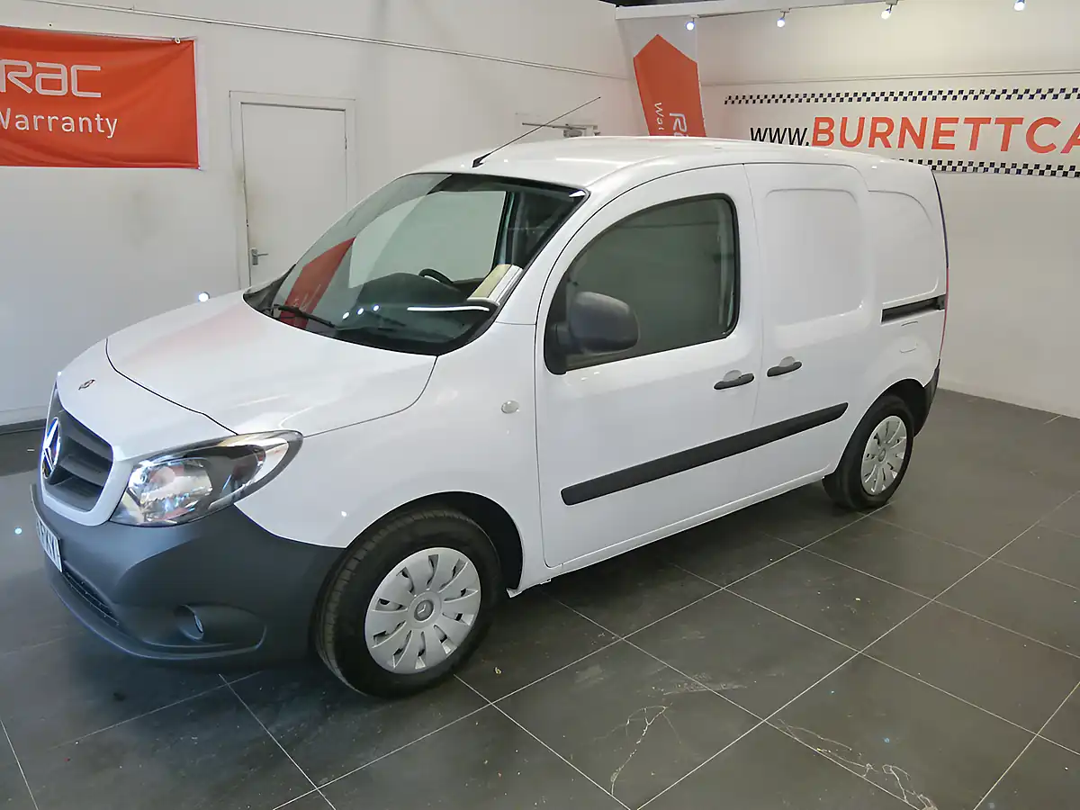 Used 2018 Mercedes Citan 109 White - Interior and Exterior details 10