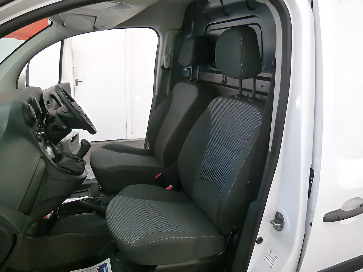 Used 2018 Mercedes Citan 109 White - Interior and Exterior details 14