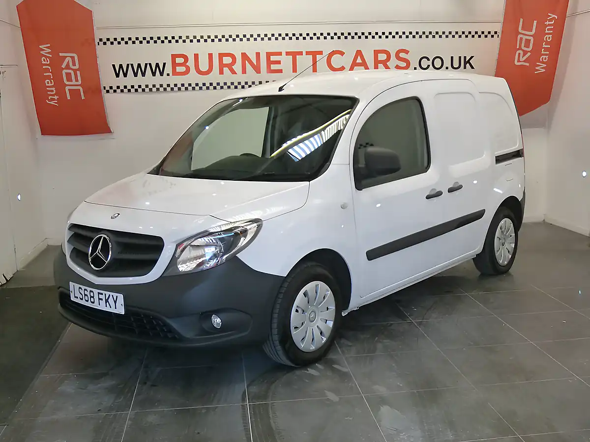 Used 2018 Mercedes Citan 109 White - Interior and Exterior details 2