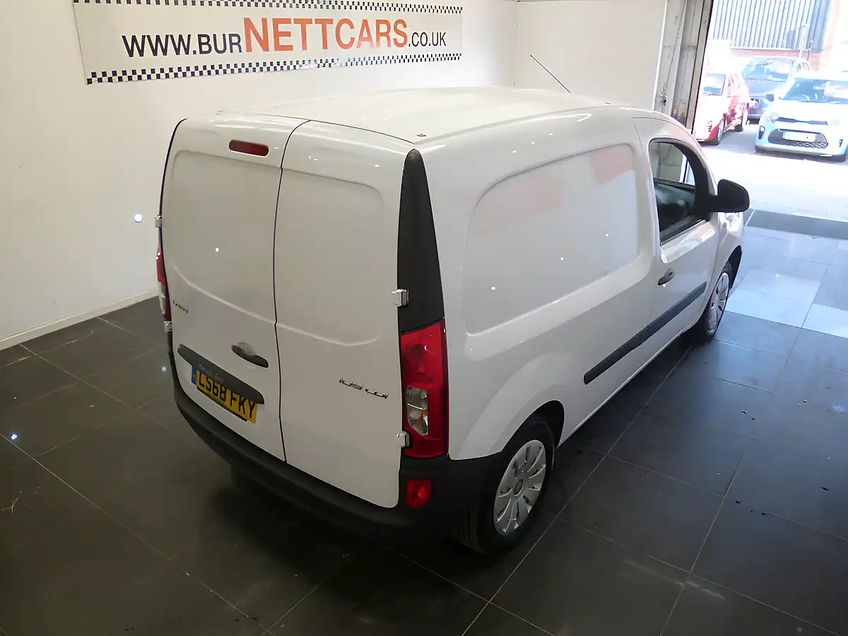 Used 2018 Mercedes Citan 109 White - Interior and Exterior details 20