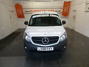 Used 2018 Mercedes Citan 109 White - Interior and Exterior details 4