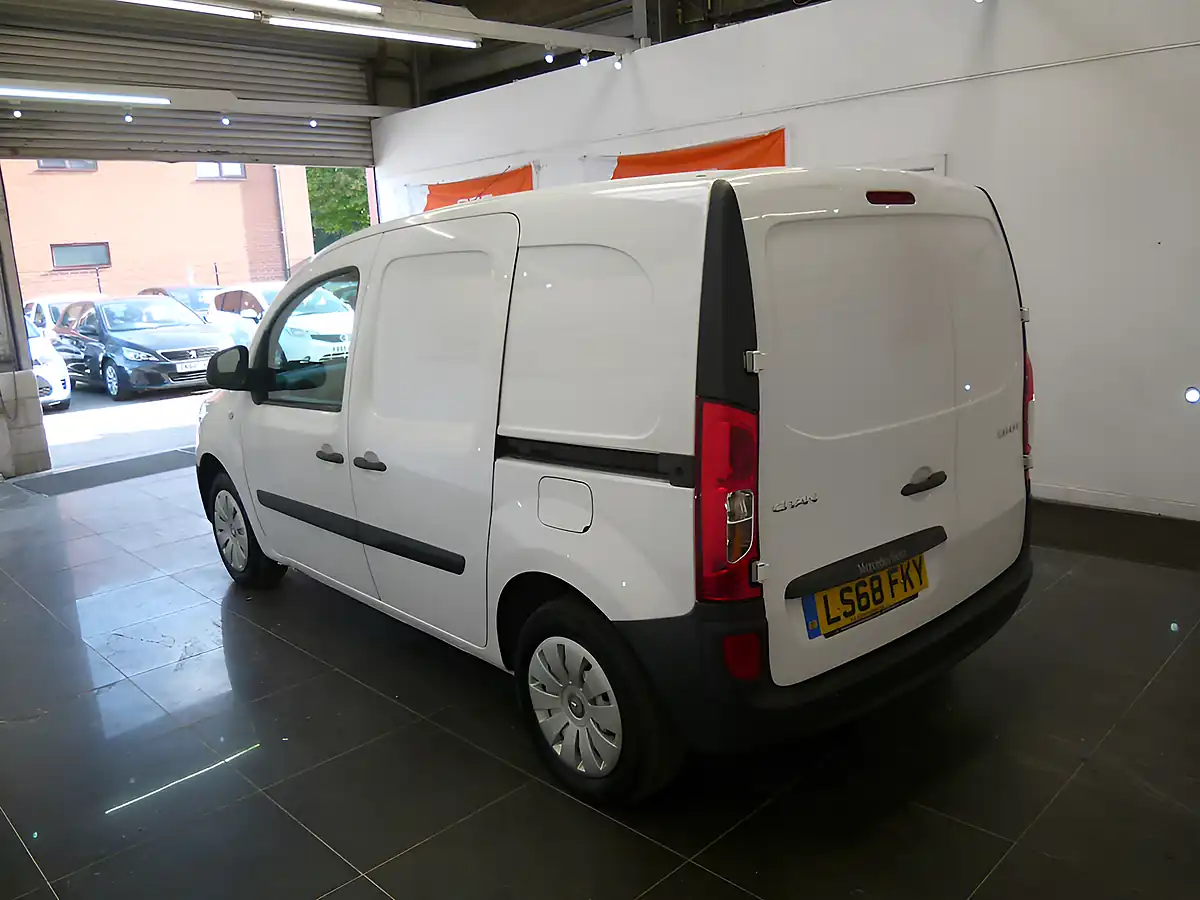 Used 2018 Mercedes Citan 109 White - Interior and Exterior details 6