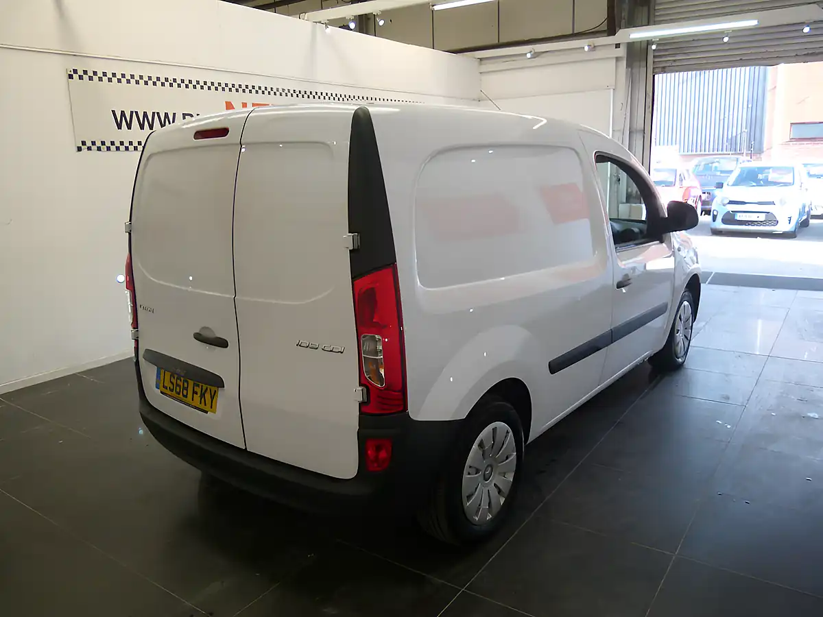 Used 2018 Mercedes Citan 109 White - Interior and Exterior details 8
