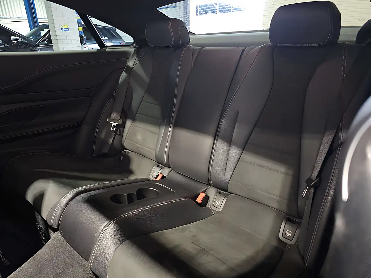 Used 2018 Mercedes E-Class AMG Line (premium) Emerald Green - Interior and Exterior details 10