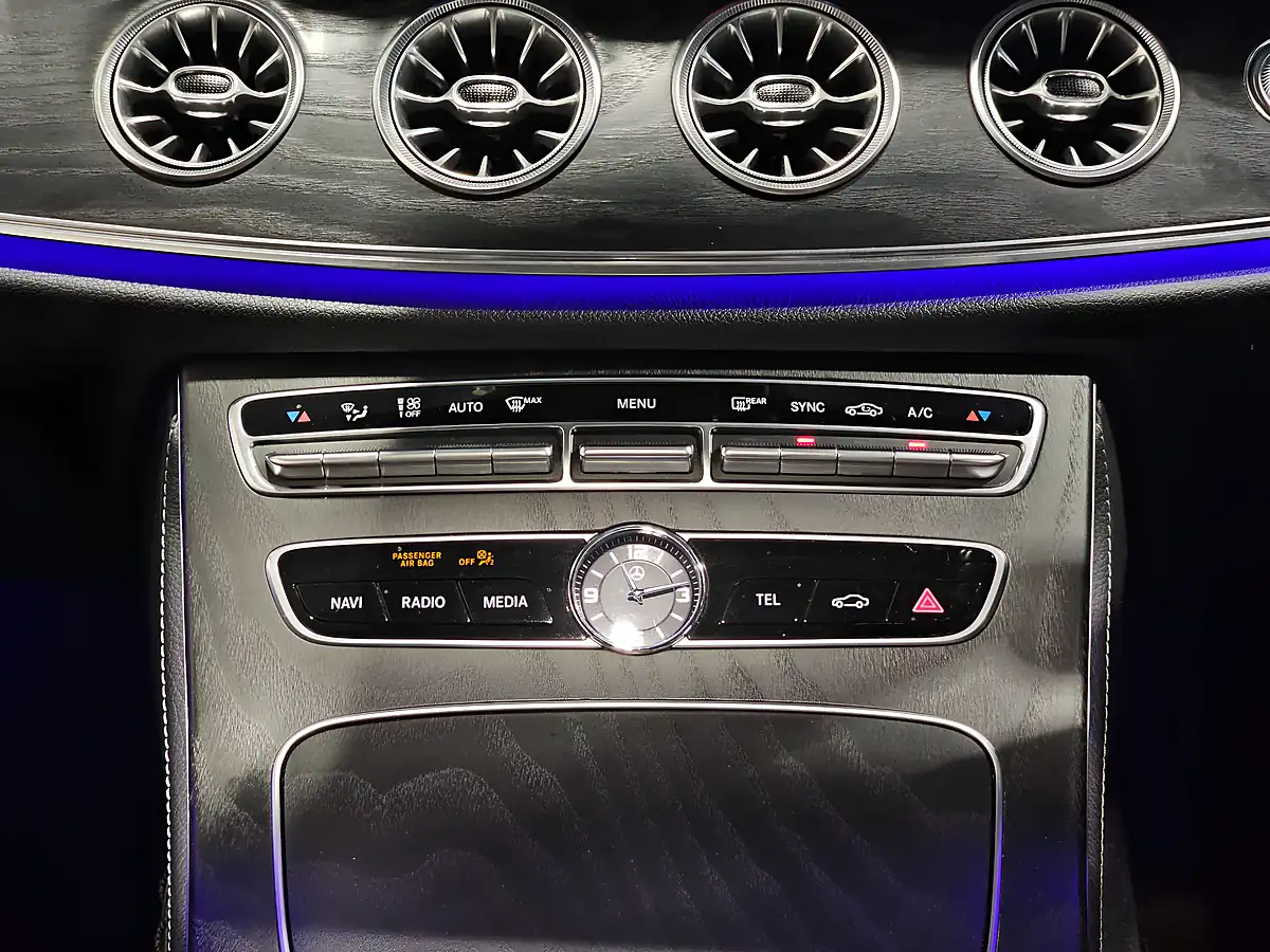 Used 2018 Mercedes E-Class AMG Line (premium) Emerald Green - Interior and Exterior details 17