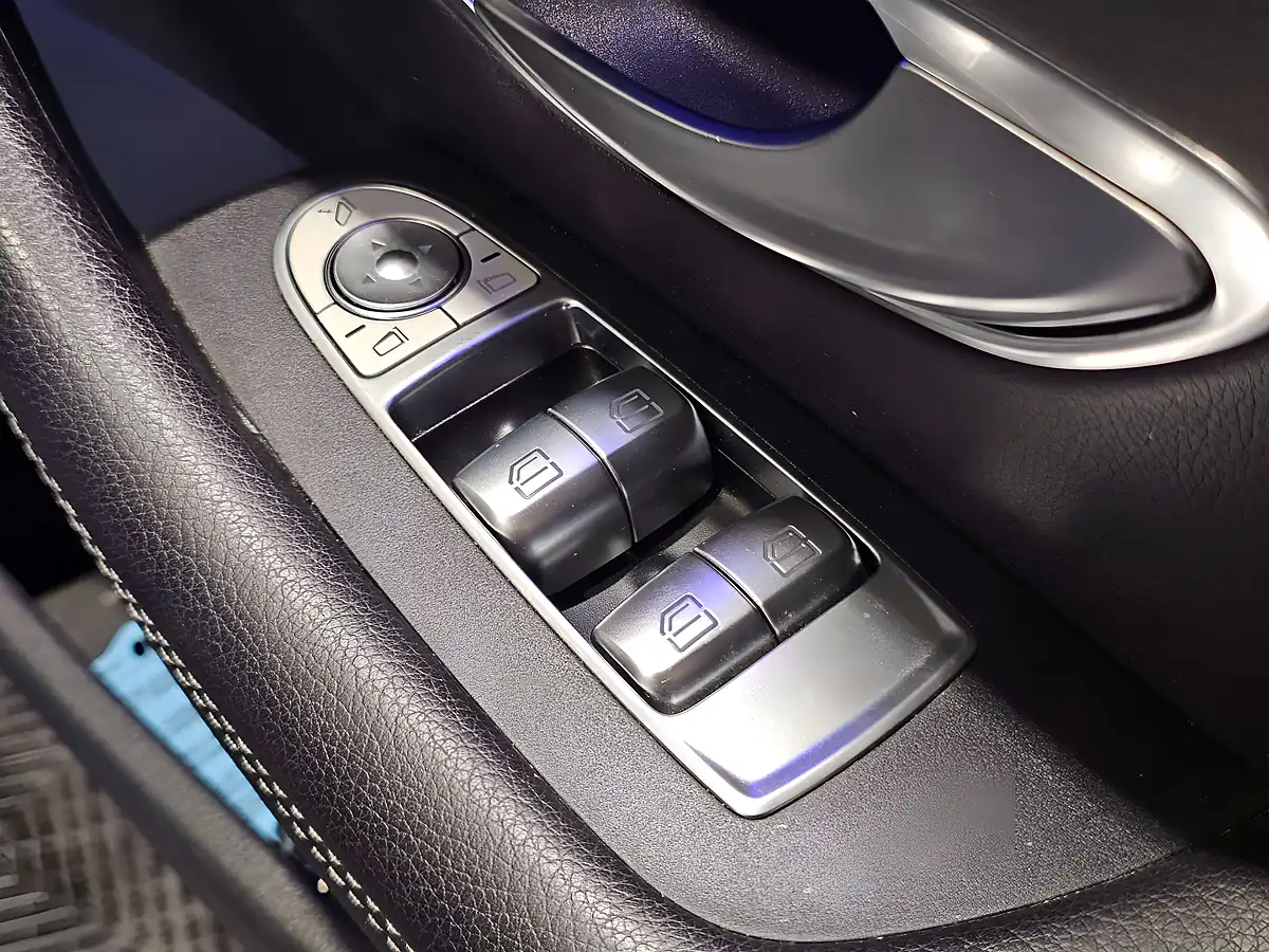 Used 2018 Mercedes E-Class AMG Line (premium) Emerald Green - Interior and Exterior details 18