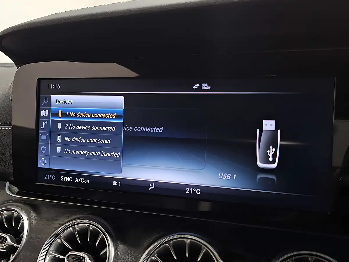 Used 2018 Mercedes E-Class AMG Line (premium) Emerald Green - Interior and Exterior details 20