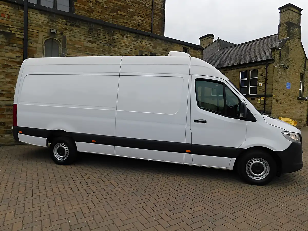 Used 2018 Mercedes Sprinter Lwb Temperature Controlled White - Interior and Exterior details 10