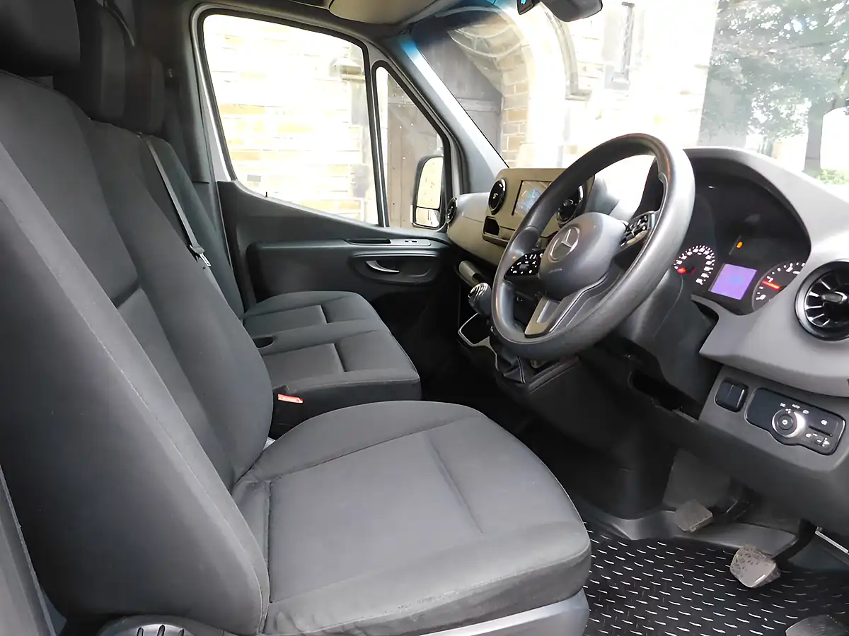 Used 2018 Mercedes Sprinter Lwb Temperature Controlled White - Interior and Exterior details 3