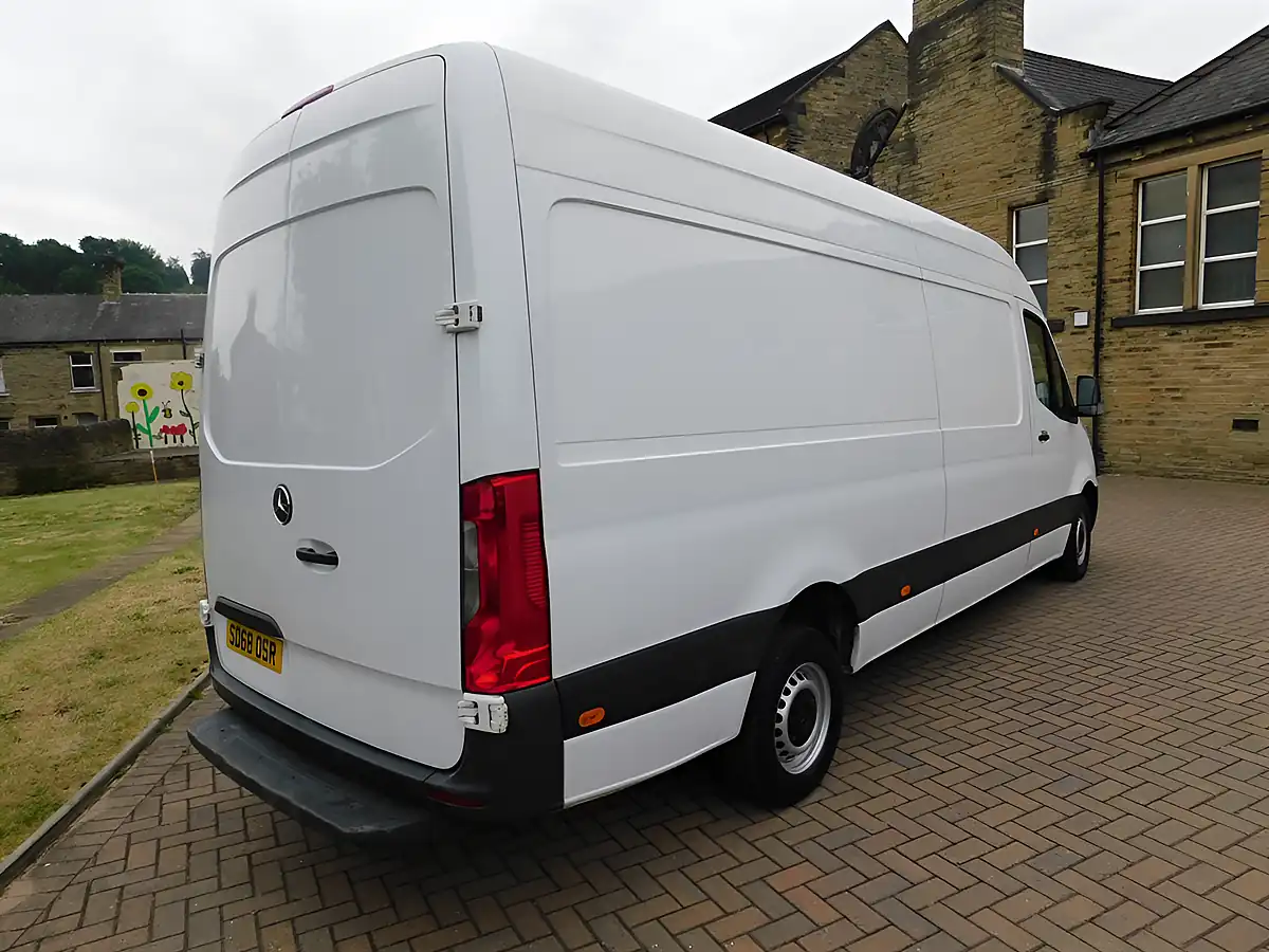 Used 2018 Mercedes Sprinter Lwb Temperature Controlled White - Interior and Exterior details 4