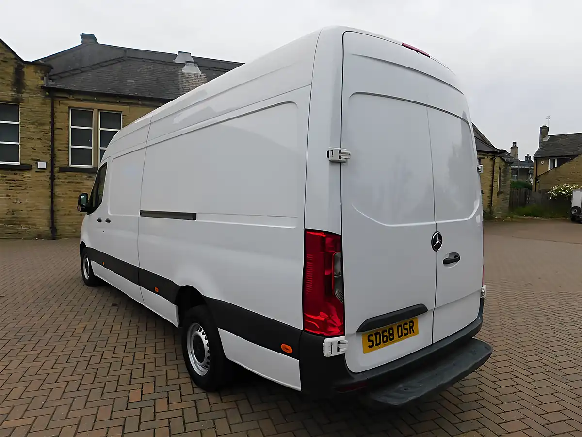 Used 2018 Mercedes Sprinter Lwb Temperature Controlled White - Interior and Exterior details 6