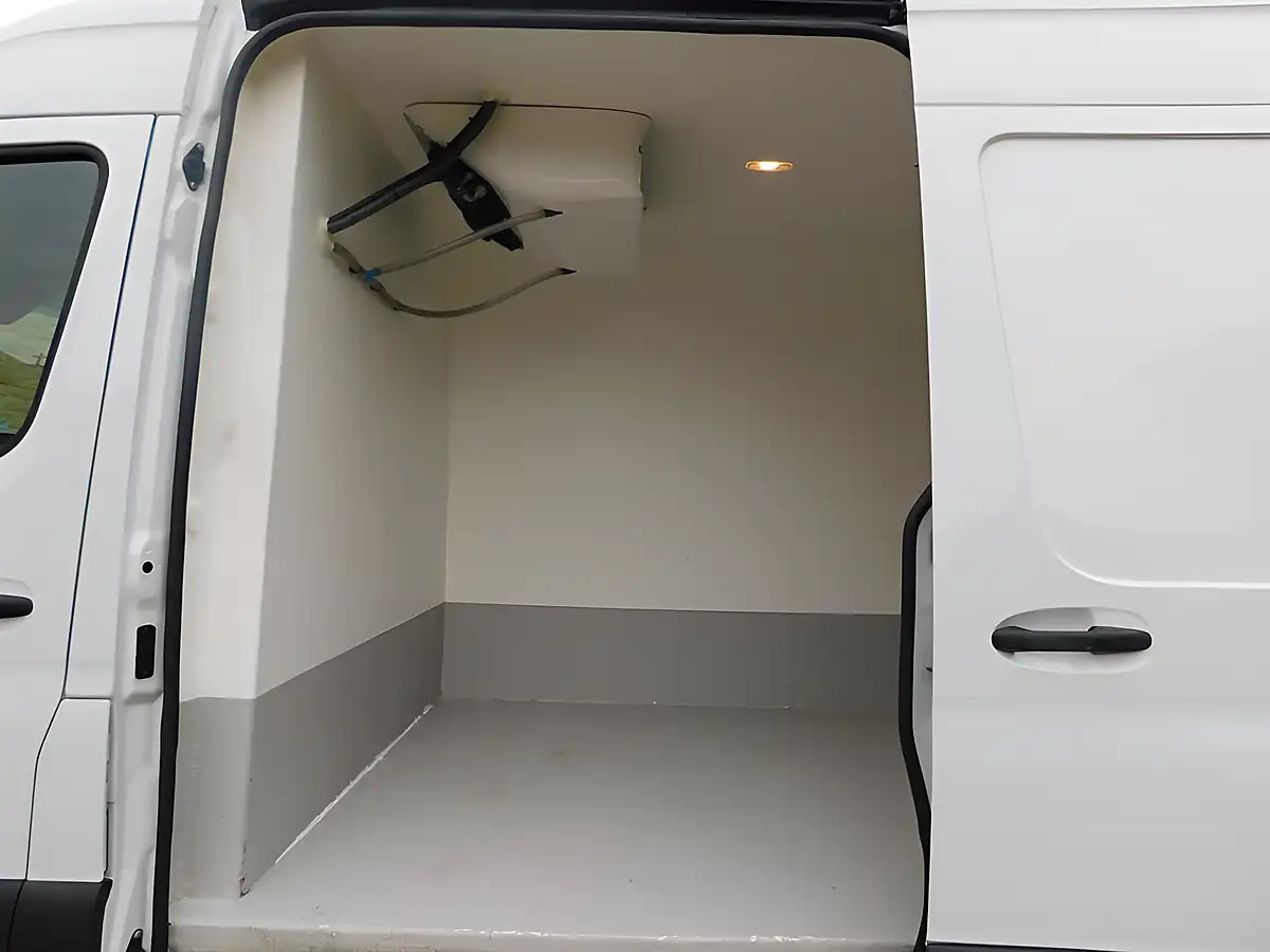 Used 2018 Mercedes Sprinter Lwb Temperature Controlled White - Interior and Exterior details 7