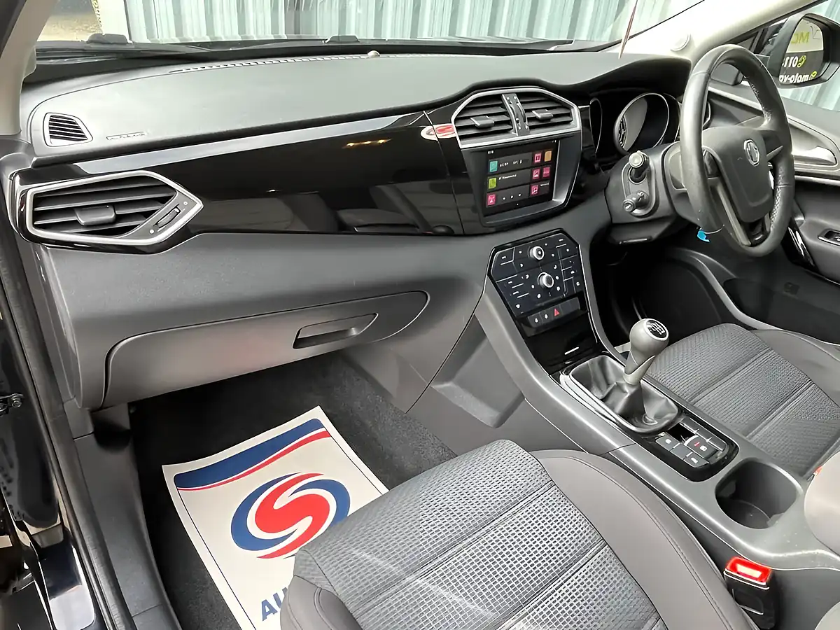 Used 2018 MG Gs Excite Black - Interior and Exterior details 15