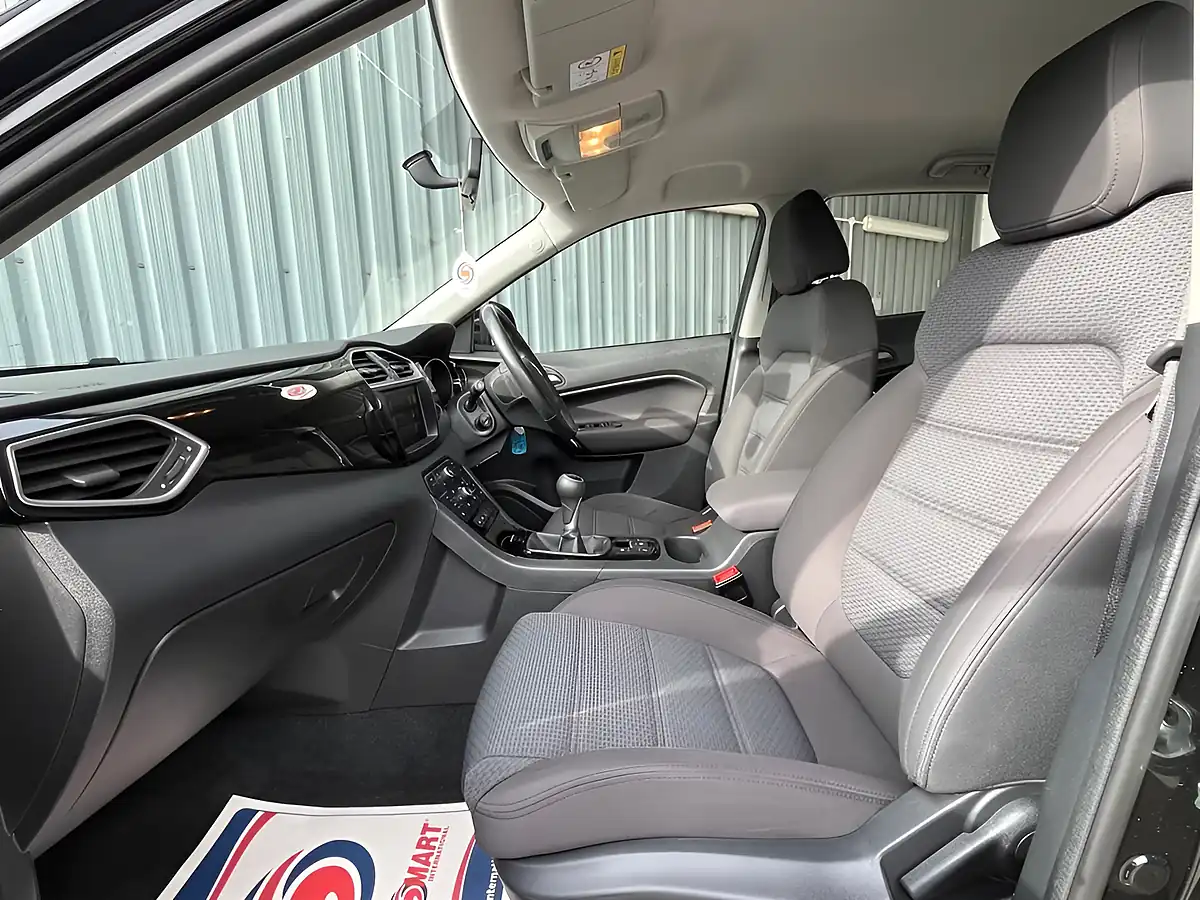Used 2018 MG Gs Excite Black - Interior and Exterior details 16