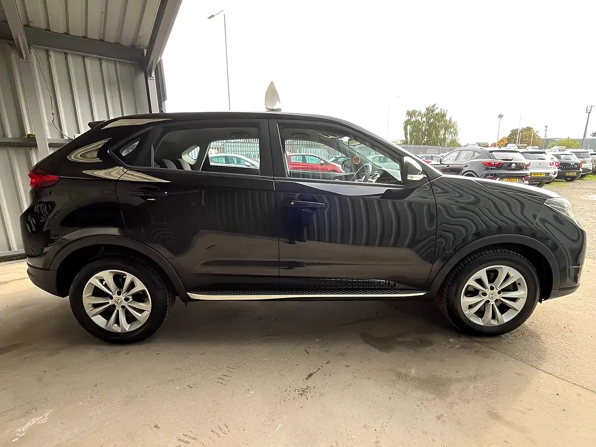 Used 2018 MG Gs Excite Black - Interior and Exterior details 8
