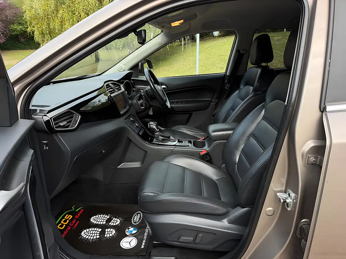 Used 2018 MG Gs Exclusive Gold - Interior and Exterior details 12