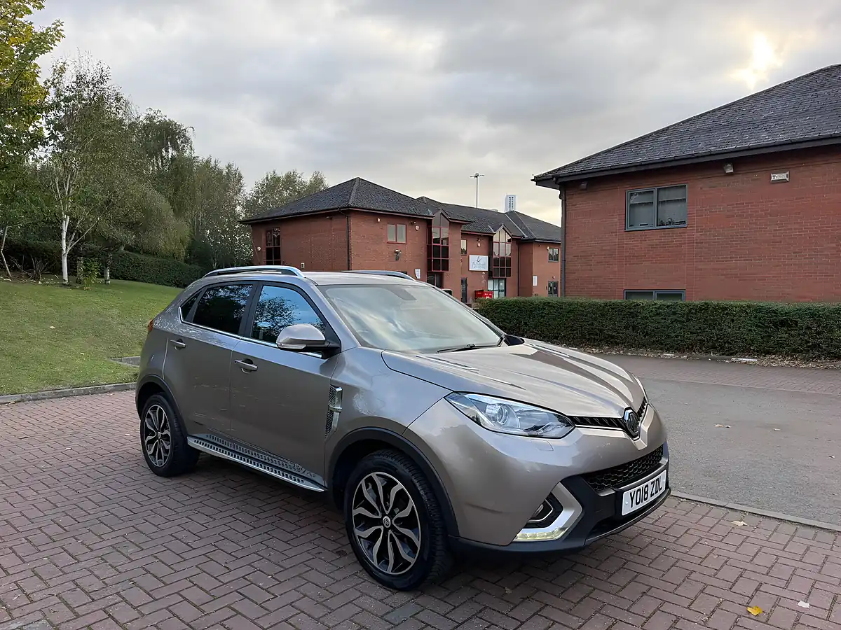 Used 2018 MG Gs Exclusive Gold - Interior and Exterior details 2