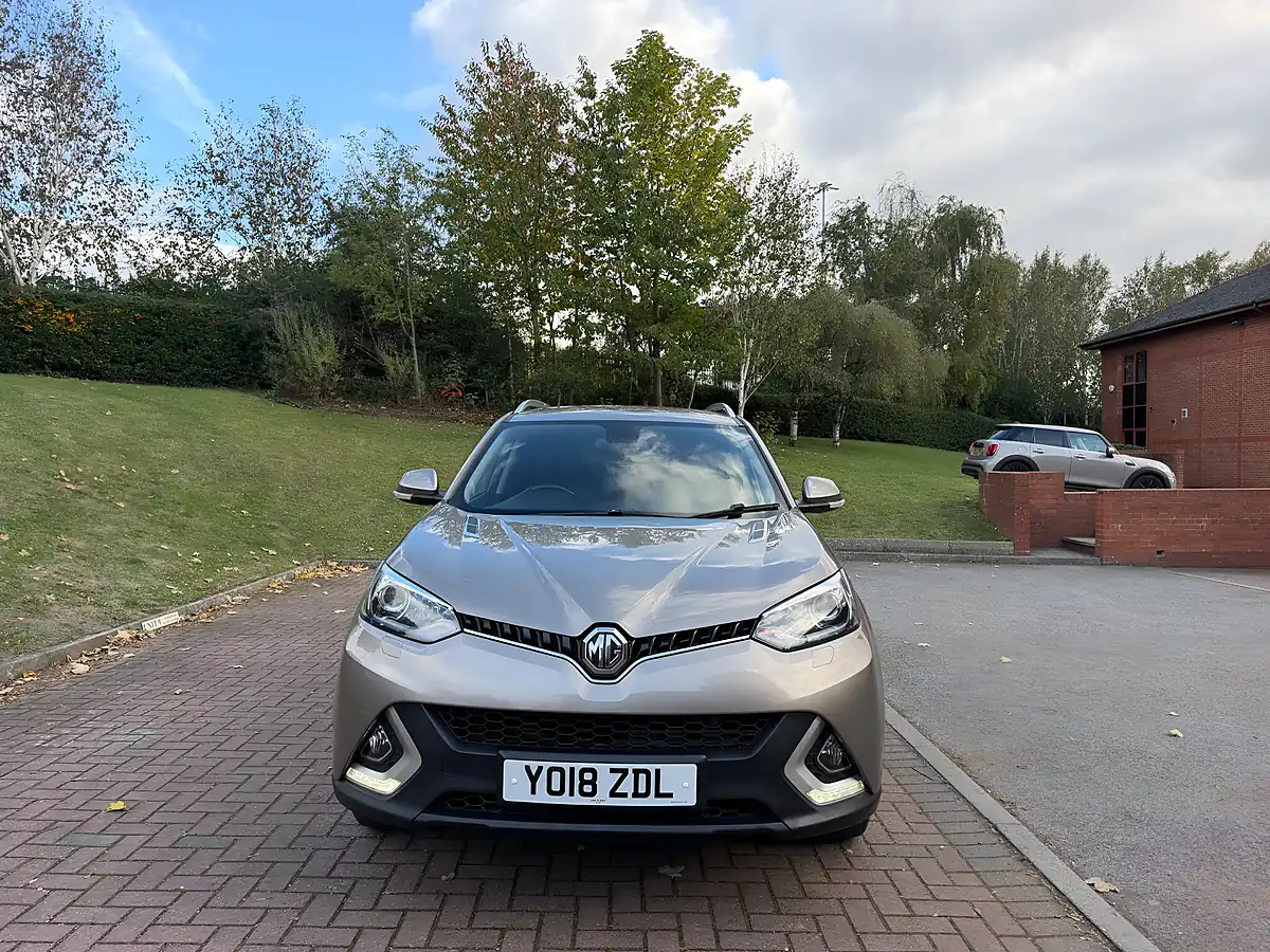 Used 2018 MG Gs Exclusive Gold - Interior and Exterior details 3