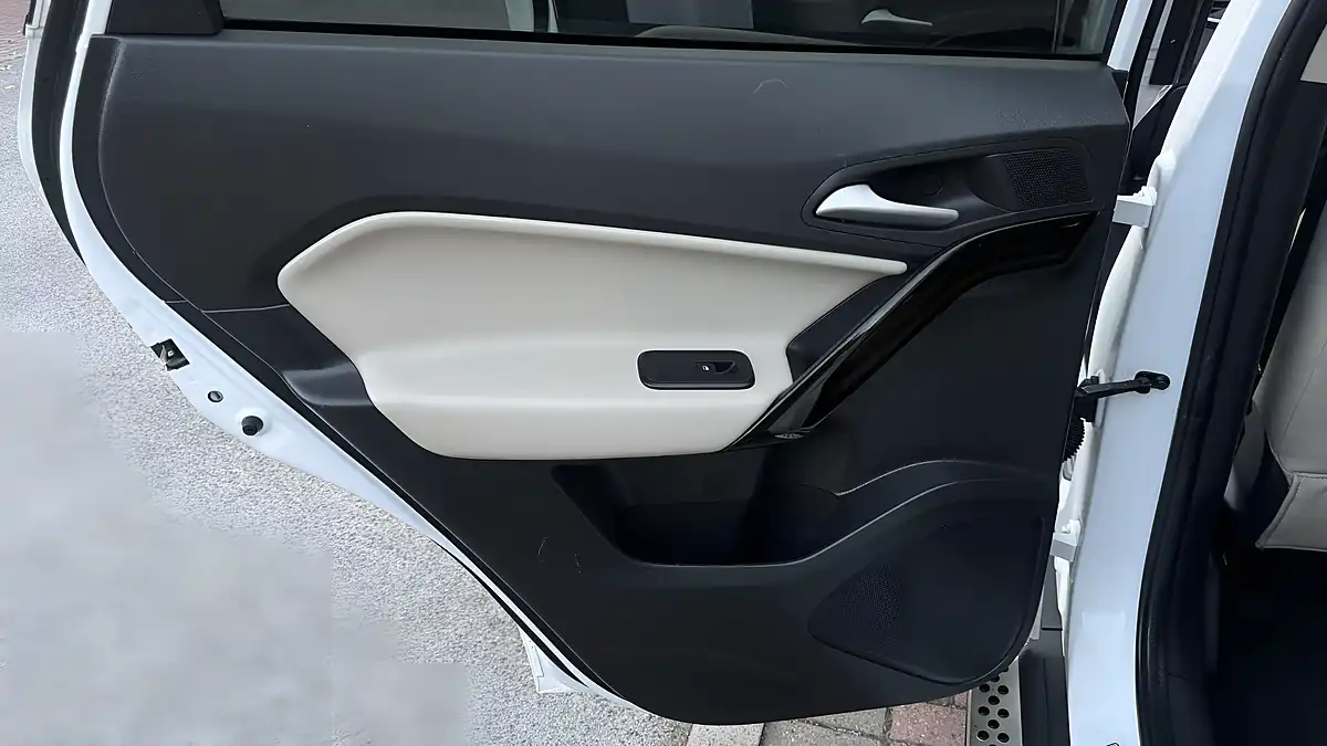 Used 2018 MG Gs Exclusive White - Interior and Exterior details 14