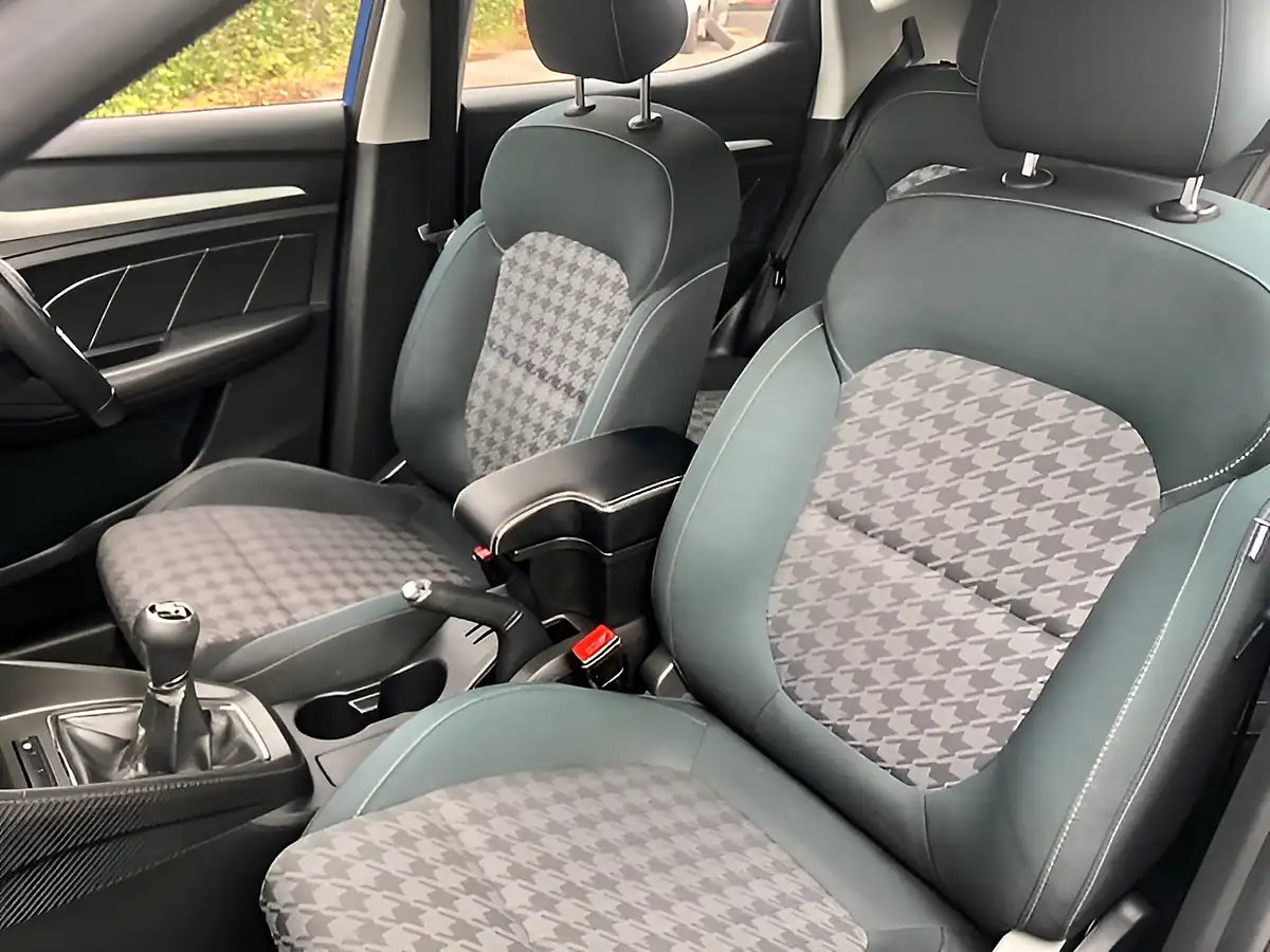 Used 2018 MG MG Zs Excite Laser Blue - Interior and Exterior details 6
