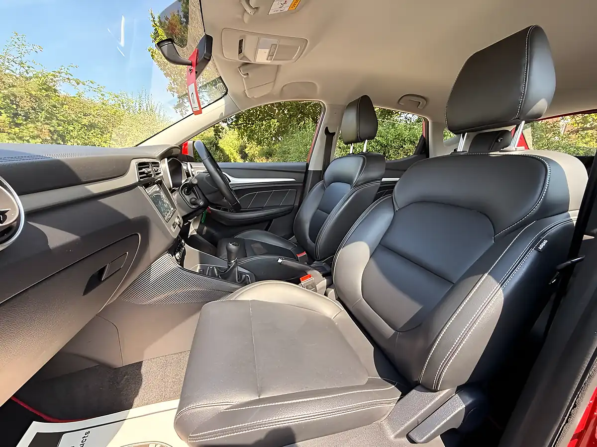 Used 2018 MG MG Zs Exclusive Red - Interior and Exterior details 10