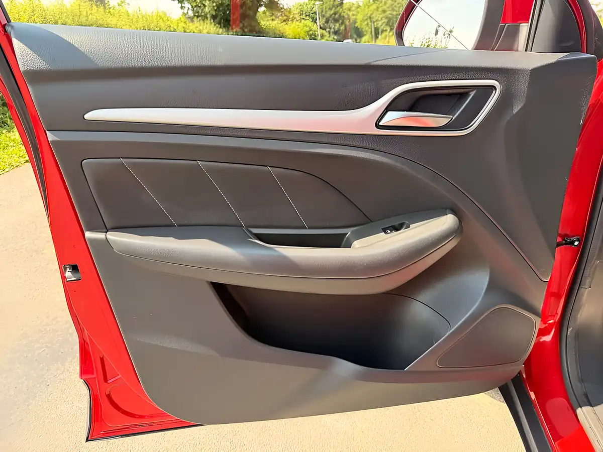Used 2018 MG MG Zs Exclusive Red - Interior and Exterior details 17