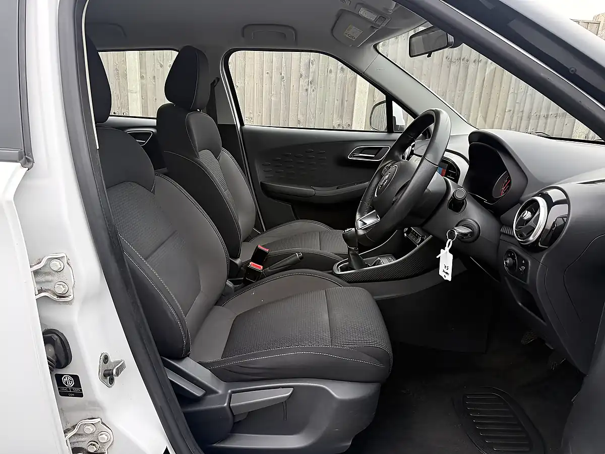 Used 2018 MG MG3 Excite White - Interior and Exterior details 12