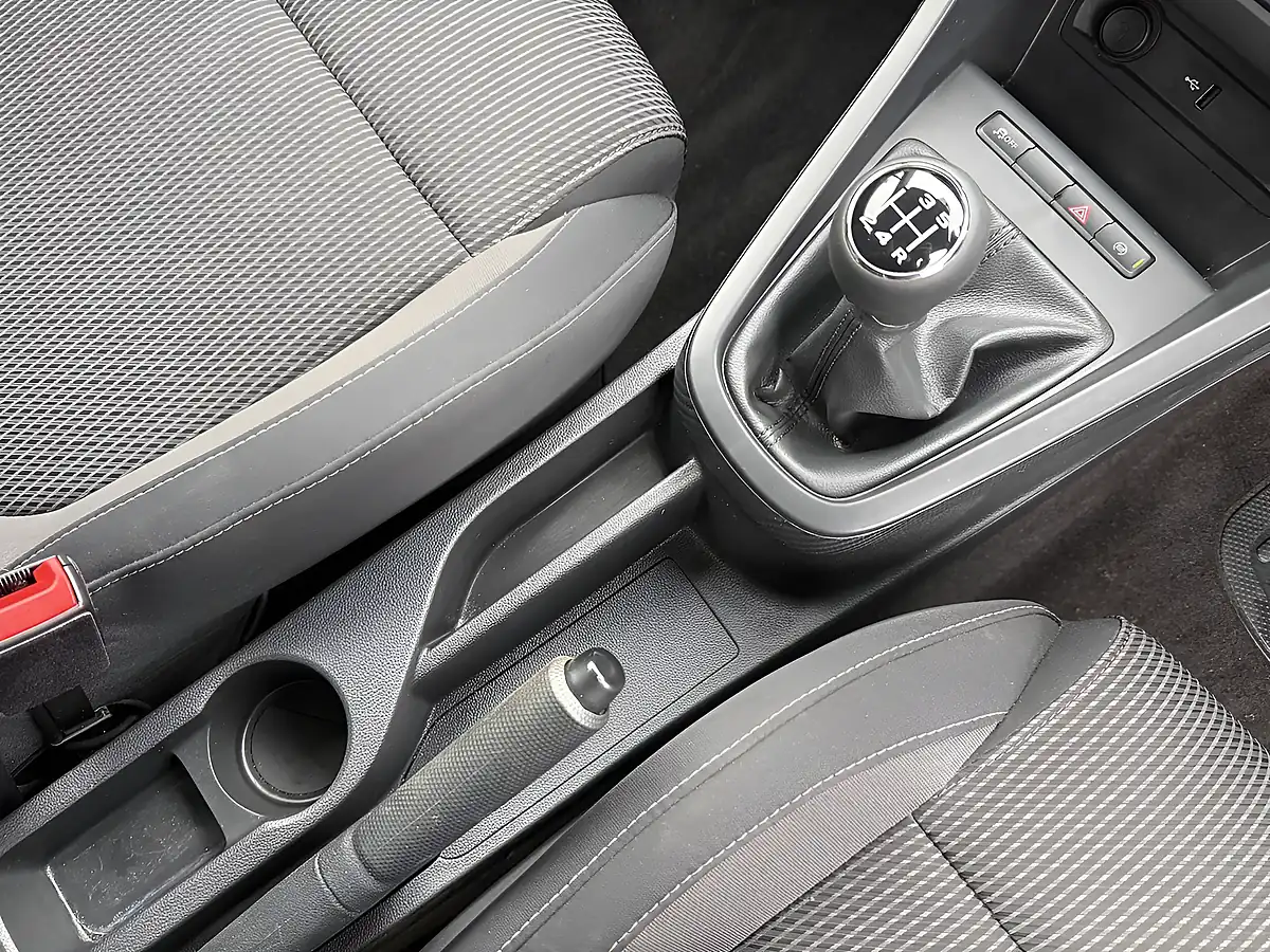 Used 2018 MG MG3 Excite White - Interior and Exterior details 14