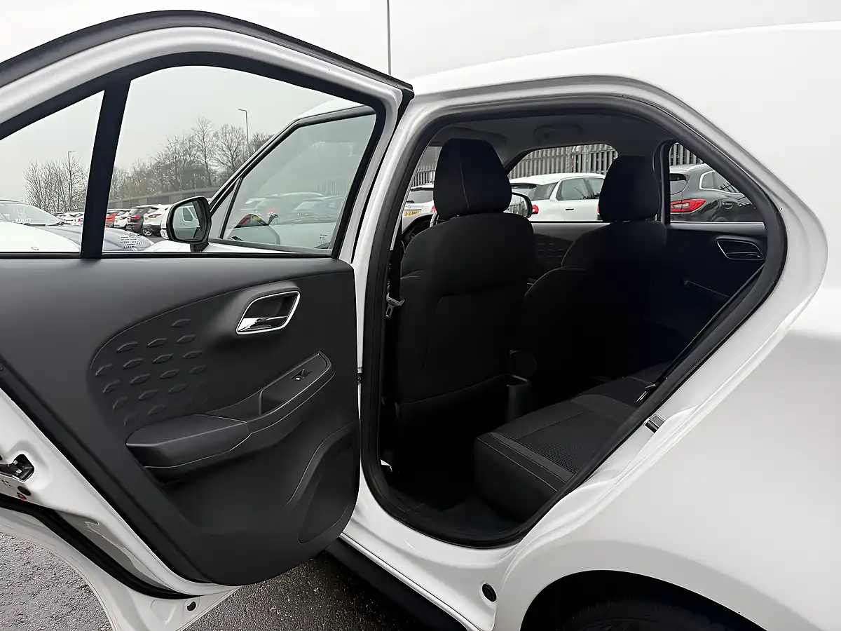 Used 2018 MG MG3 Excite White - Interior and Exterior details 16