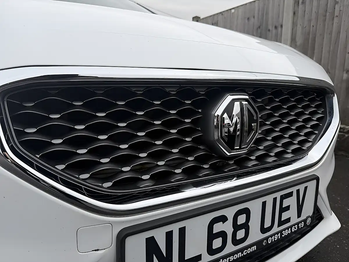 Used 2018 MG MG3 Excite White - Interior and Exterior details 3