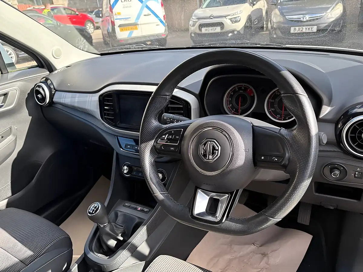 Used 2018 MG MG3 Excite White - Interior and Exterior details 14