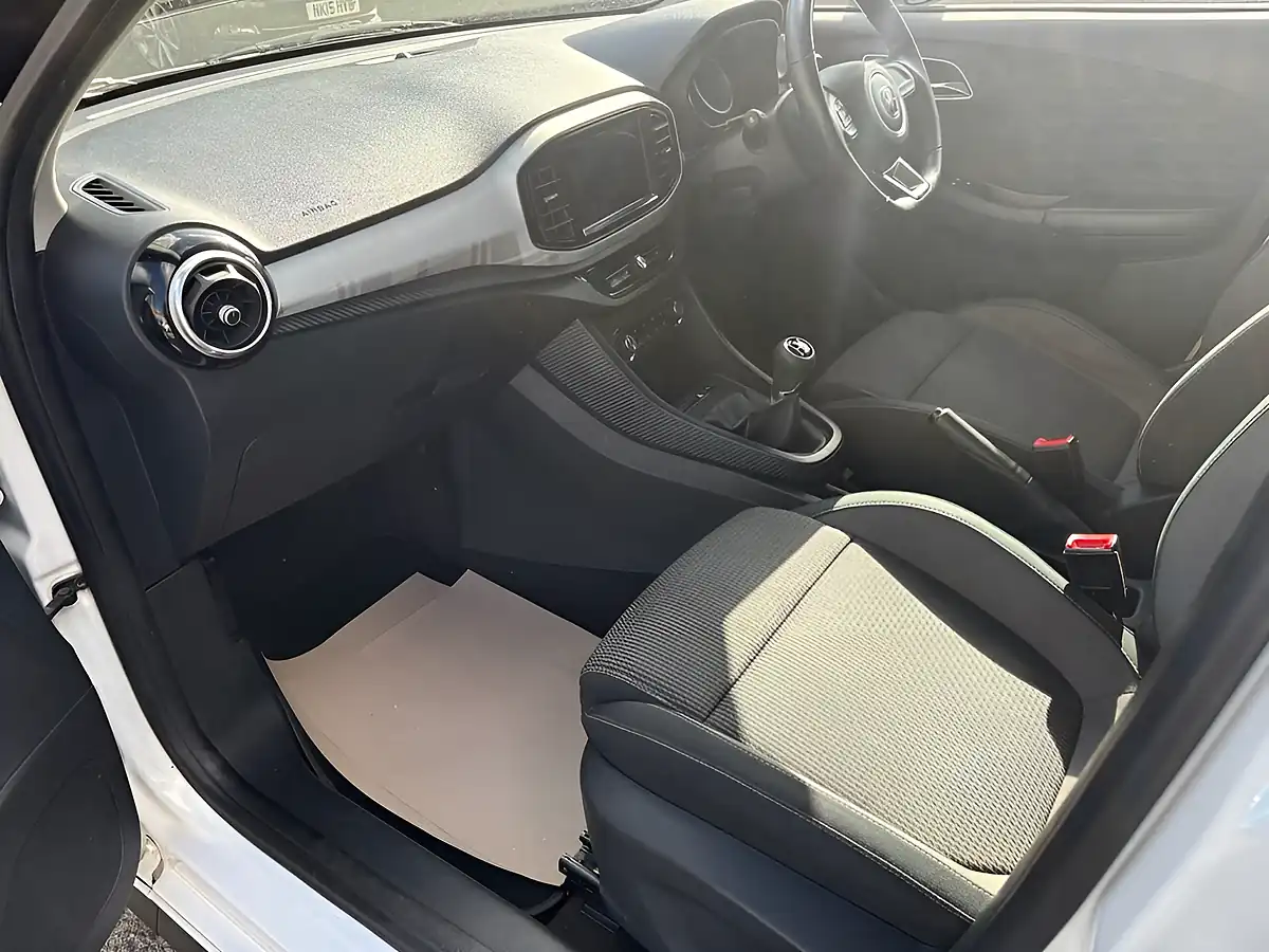 Used 2018 MG MG3 Excite White - Interior and Exterior details 15