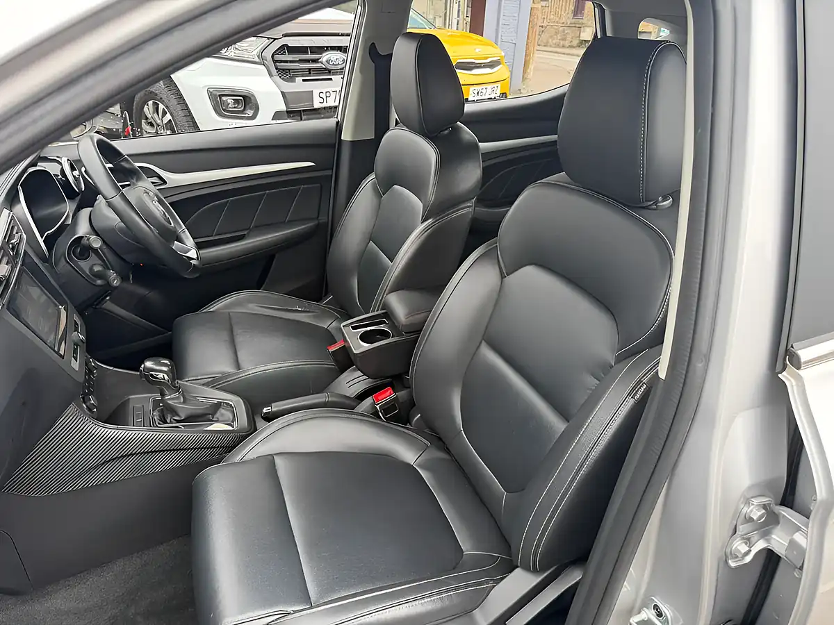 Used 2018 MG Zs Exclusive Silver - Interior and Exterior details 13