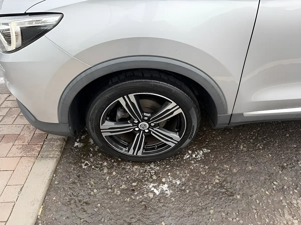 Used 2018 MG Zs Exclusive Silver - Interior and Exterior details 18