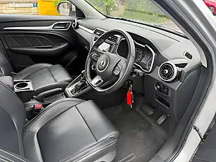 Used 2018 MG Zs Exclusive Silver - Interior and Exterior details 8