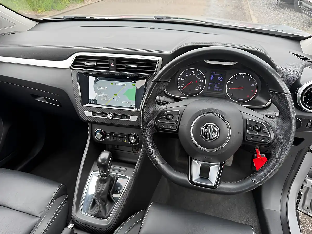 Used 2018 MG Zs Exclusive Silver - Interior and Exterior details 9