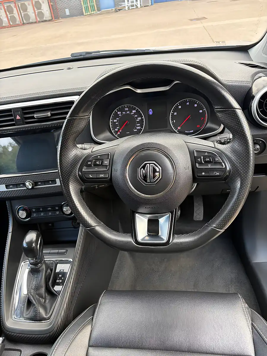 Used 2018 MG Zs Exclusive Silver - Interior and Exterior details 13