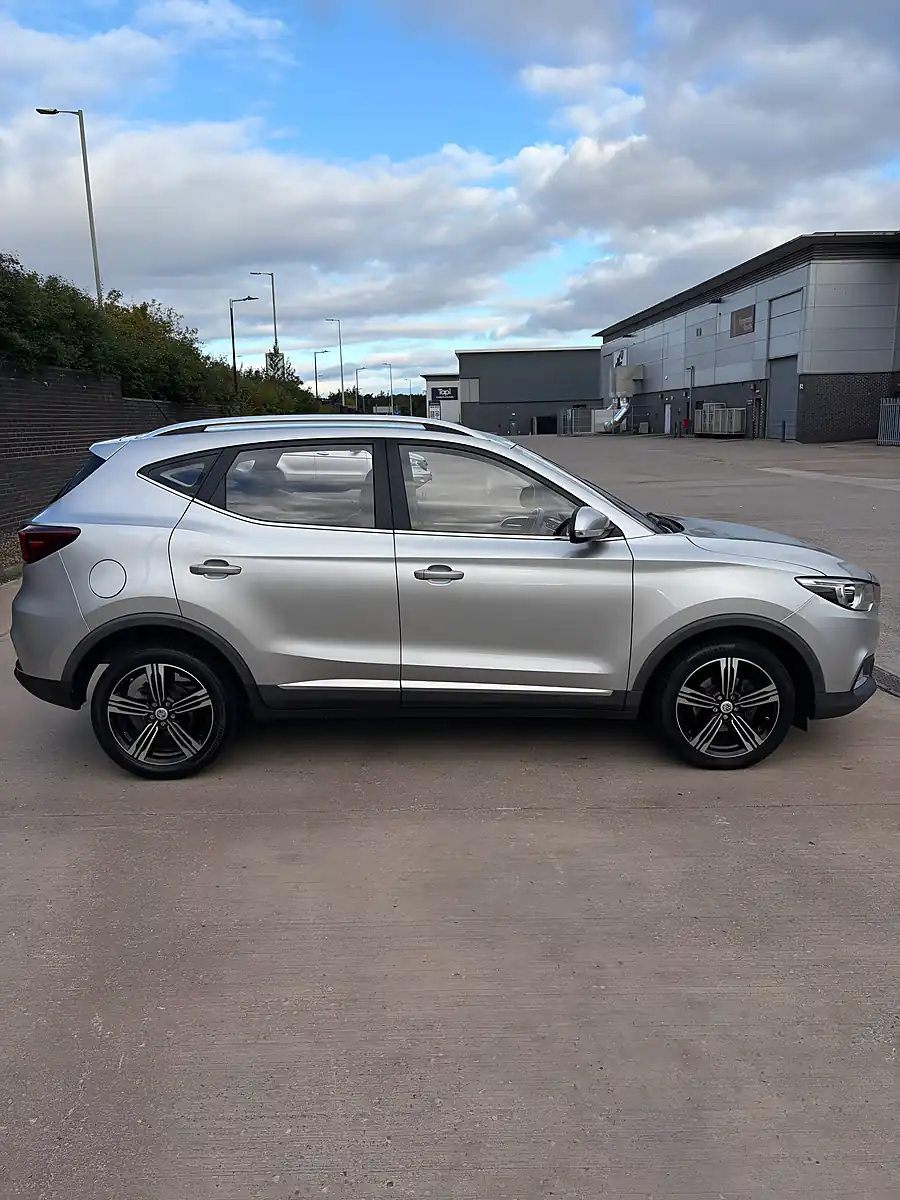 Used 2018 MG Zs Exclusive Silver - Interior and Exterior details 6
