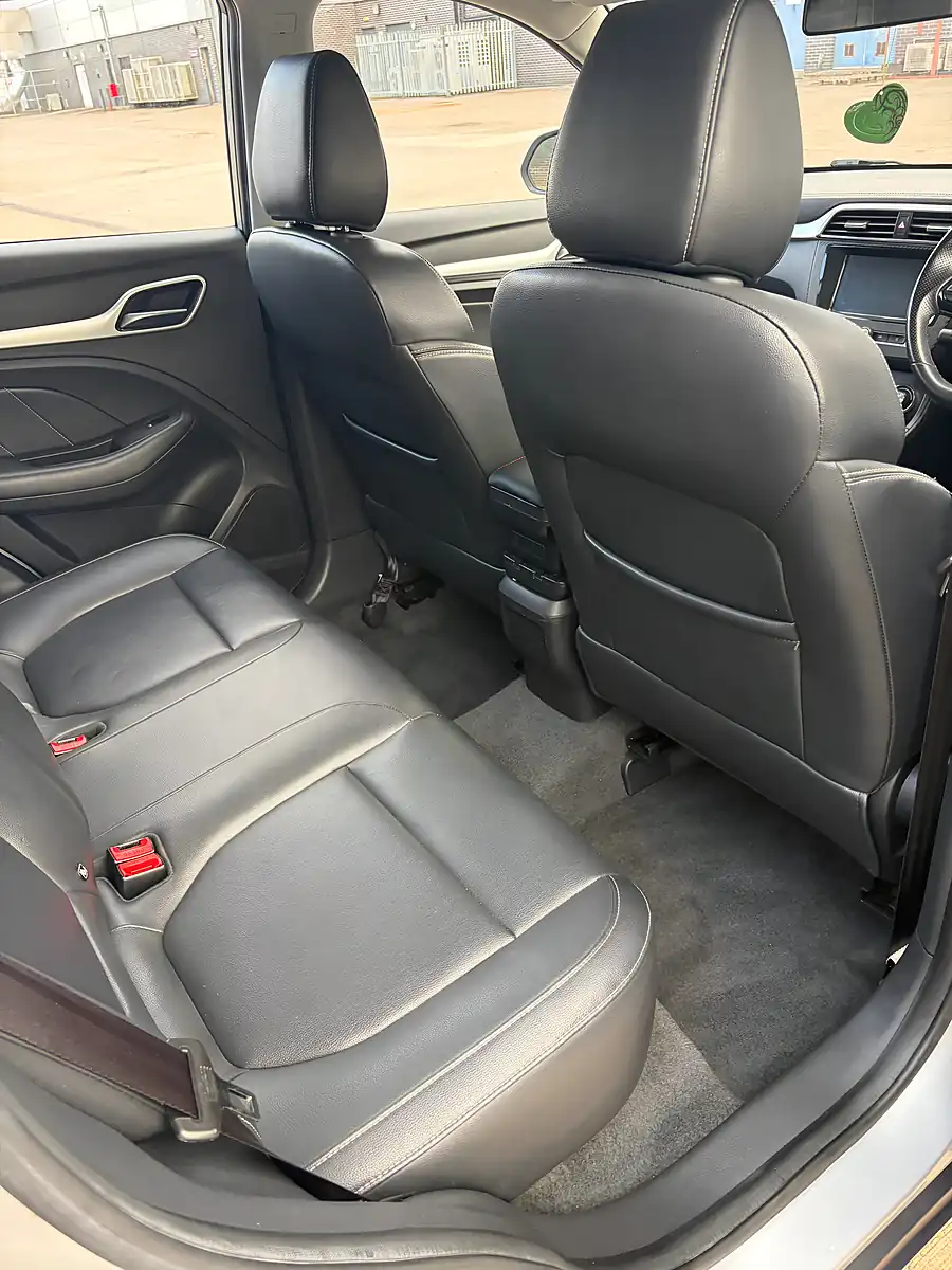 Used 2018 MG Zs Exclusive Silver - Interior and Exterior details 8