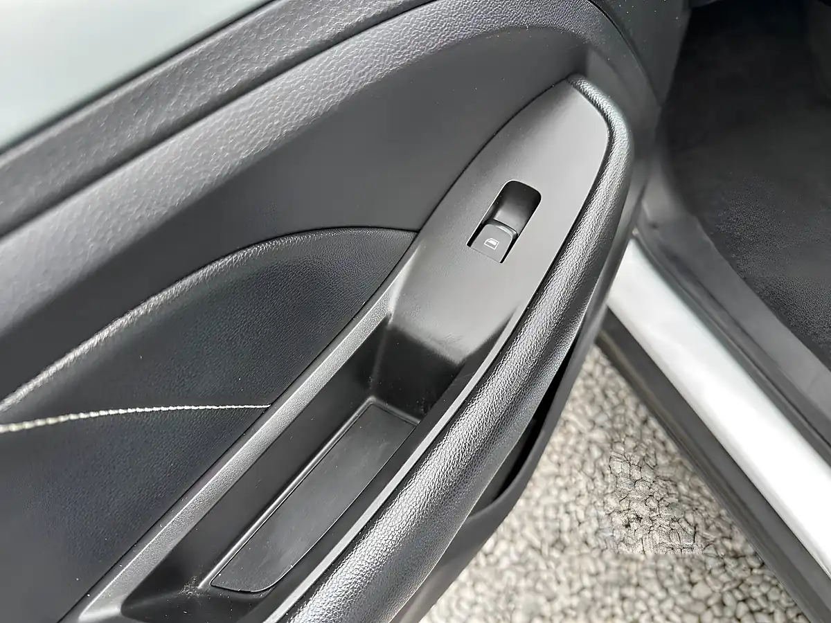Used 2018 MG Zs Exclusive White - Interior and Exterior details 15