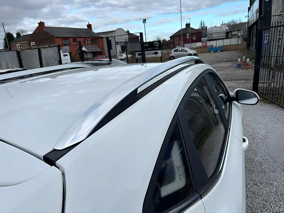 Used 2018 MG Zs Exclusive White - Interior and Exterior details 19