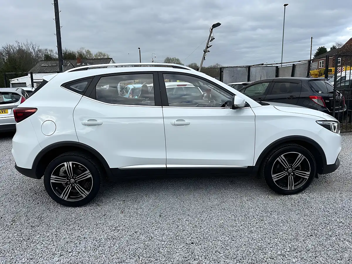 Used 2018 MG Zs Exclusive White - Interior and Exterior details 4