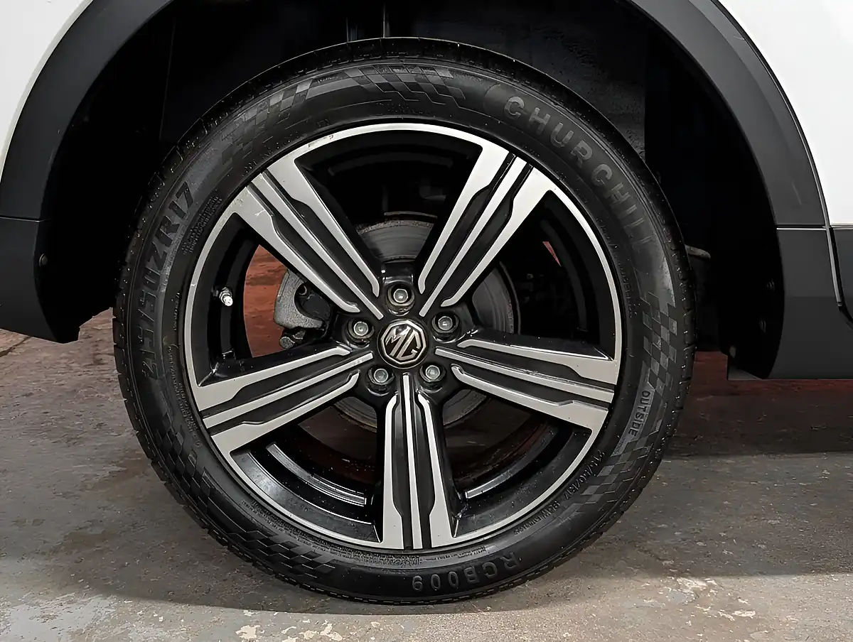 Used 2018 MG ZS Exclusive White - Interior and Exterior details 7
