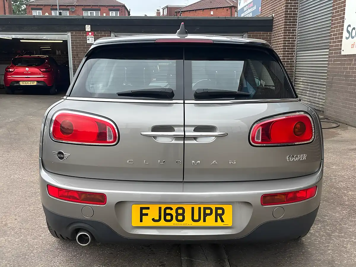 Used 2018 MINI Clubman Classic Silver - Interior and Exterior details 6